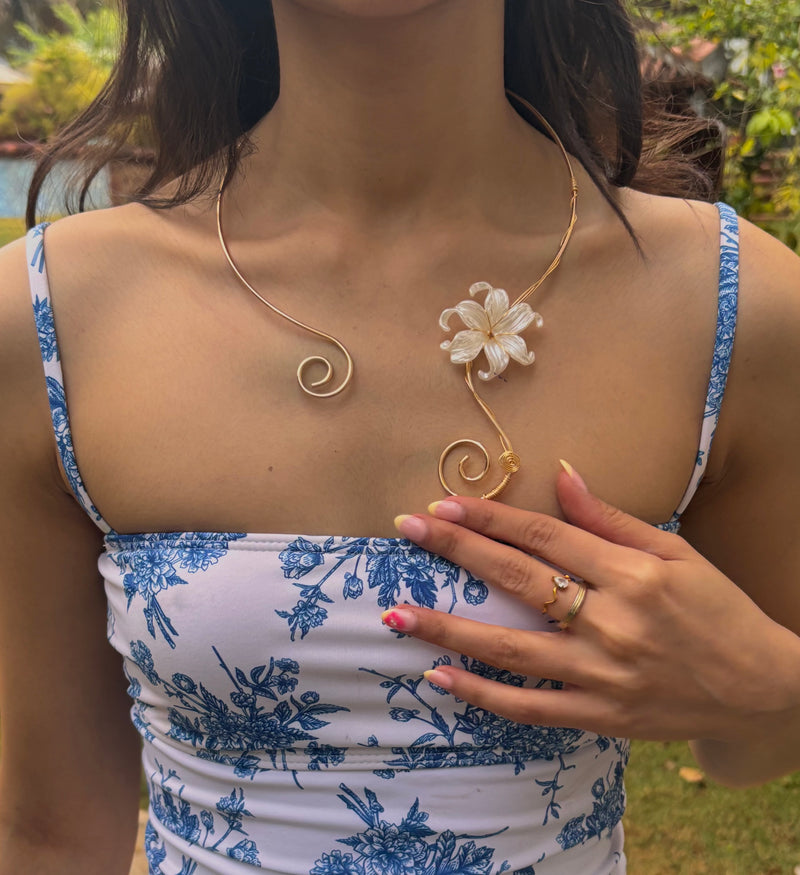 Lily Necklace