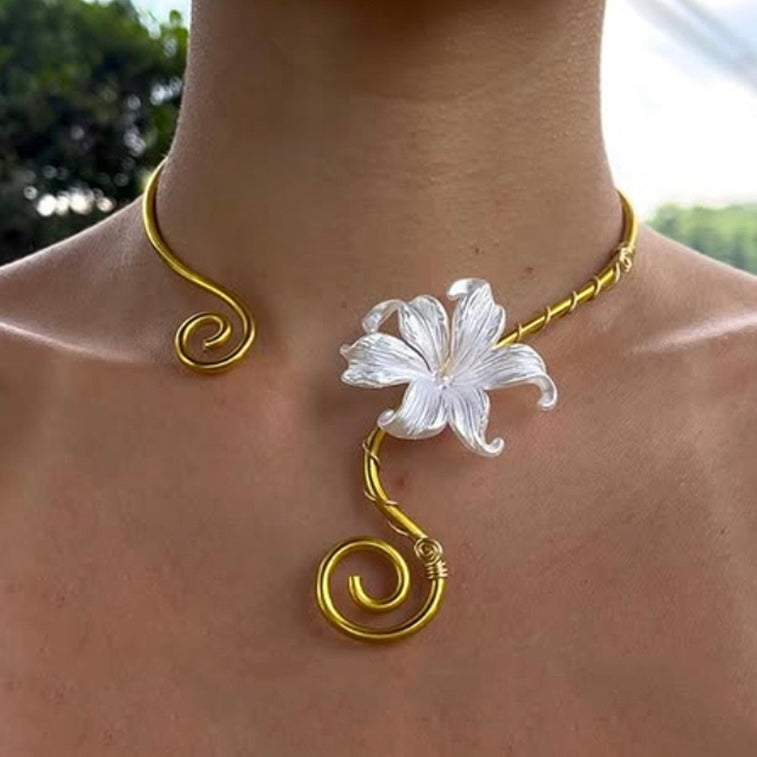 Lily Necklace