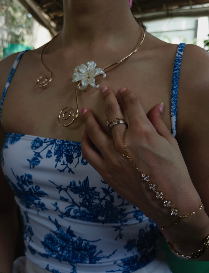 Lily Necklace