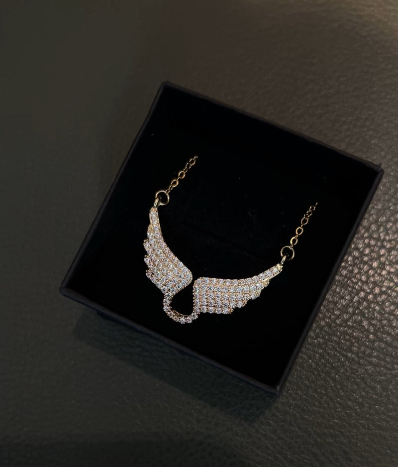 Angel Necklace Gold