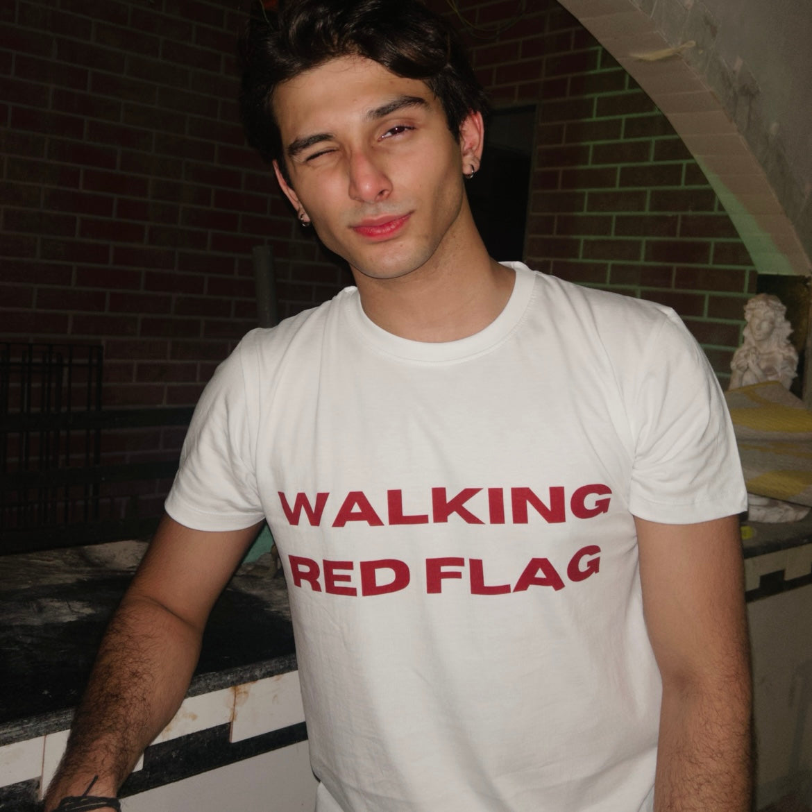 Walking red flag Regular